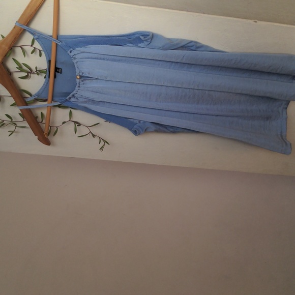 2 Summer Tops - Picture 1 of 9